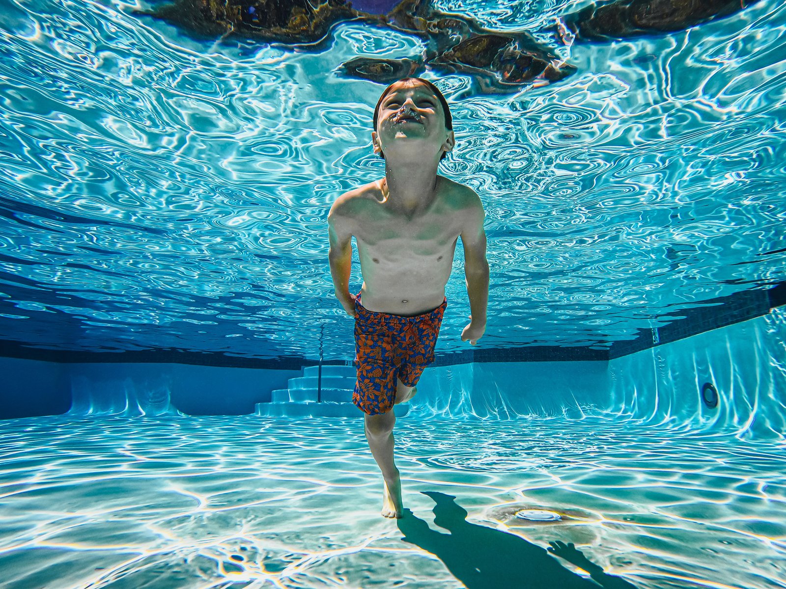 Enfants dans une activité aquatique