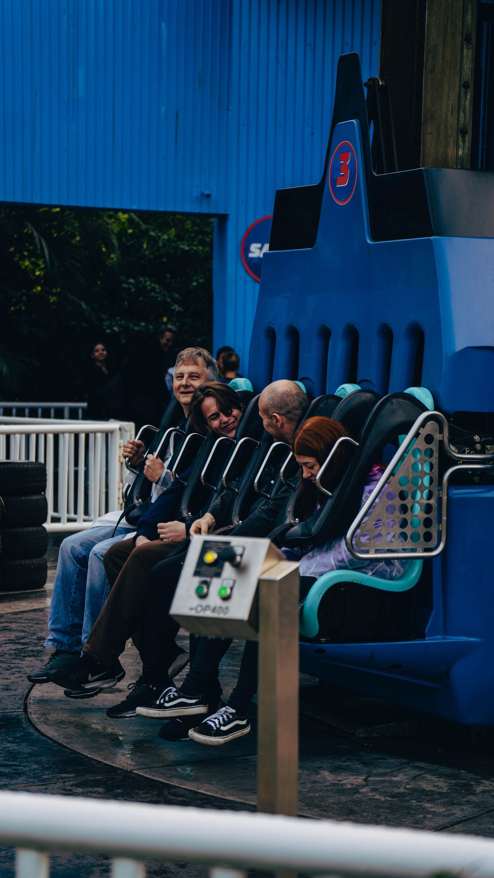Enfants plus grands prêts pour une activité dynamique