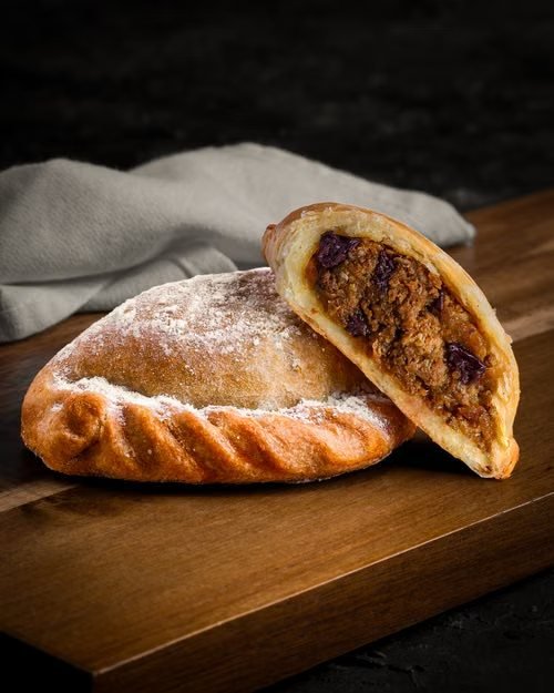 Cornish pasty doré à emporter