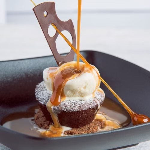 Sticky toffee pudding avec sauce caramel