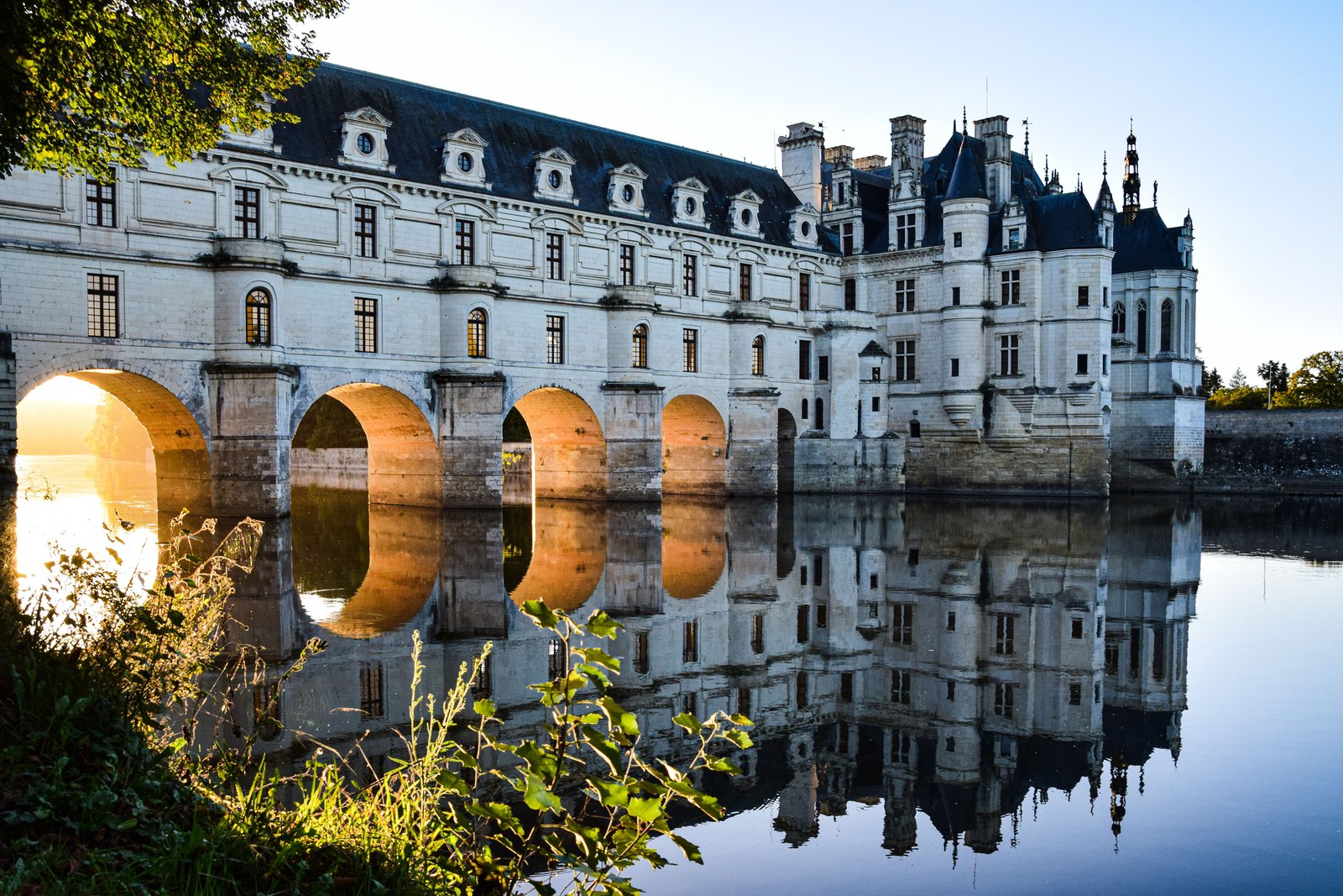 Château de la Loire au bord de l'eau